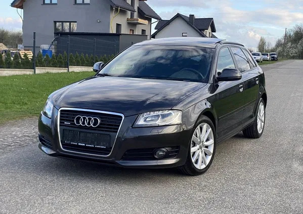 audi Audi A3 cena 29900 przebieg: 210000, rok produkcji 2009 z Poręba